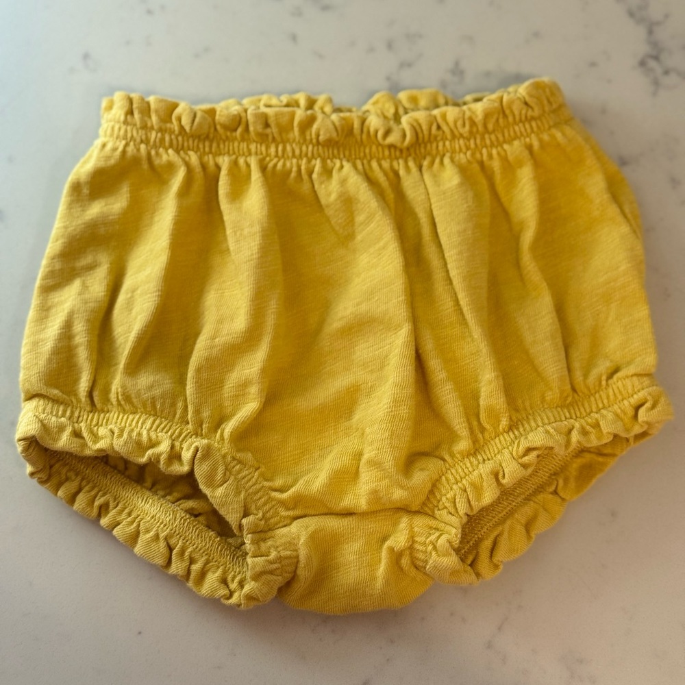 Old Navy 3-6 month Mustard Yellow Ruffle Trim Bloomers Diaper Covers